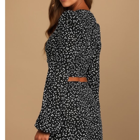 NWT Lulu’s Black & White Floral Printed Adjustable Corset Top with Puff Sleeves - Picture 2 of 10
